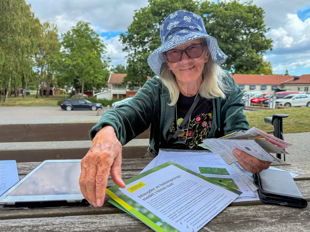 Annika dokumenterar allt hon hittar på ängen